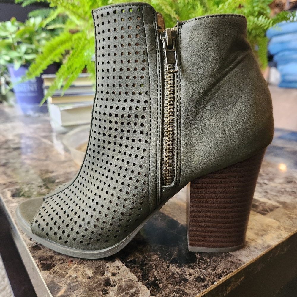 Brash shoes